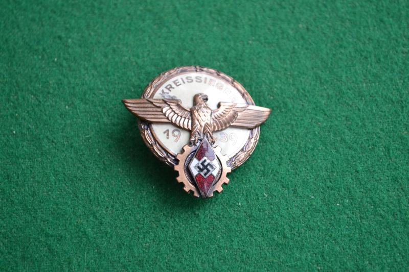 Kreissierger Badge.