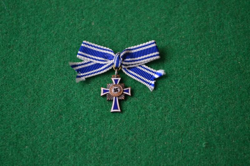 Mothers Cross.
