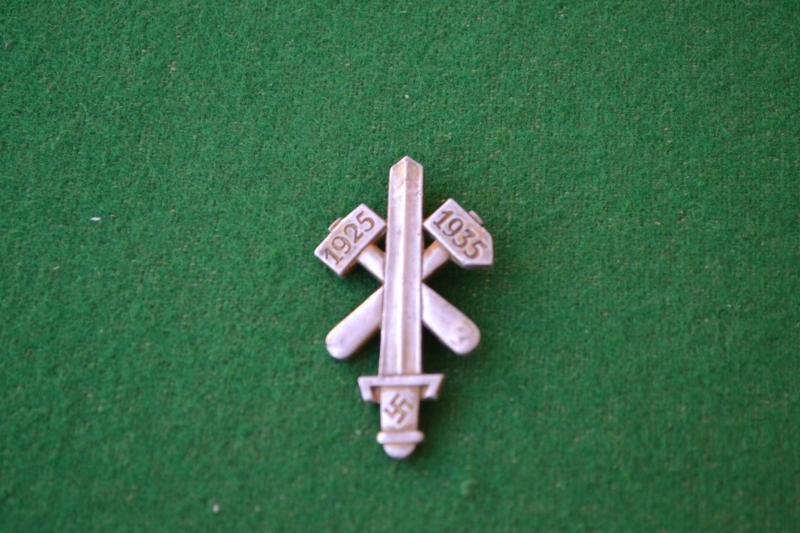 Gau Essen Badge.